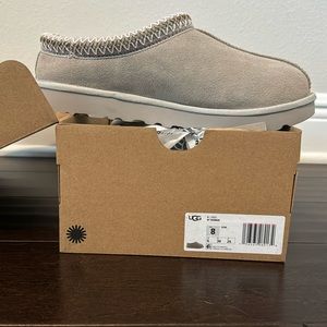 Ugg Tasman Slipper - NWT - Goat color - 5955–GOA - Size 8 Women’s